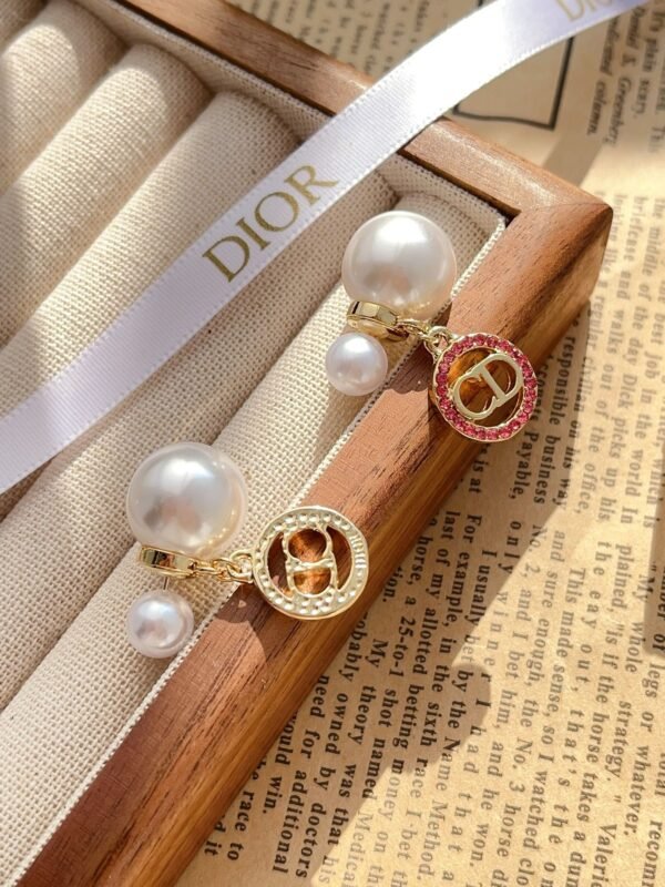 Fashion Women Gold Metal White Pearls Diamond Earring - Image 5
