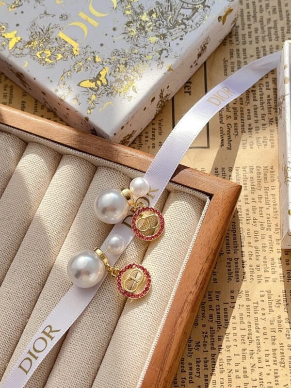 Fashion Women Gold Metal White Pearls Diamond Earring - Image 6
