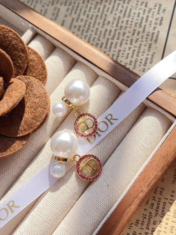 Fashion Women Gold Metal White Pearls Diamond Earring - Image 9