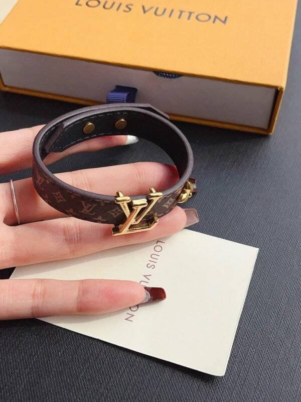 Fashion Gold Metal Flower Leather Bracelet - Image 4