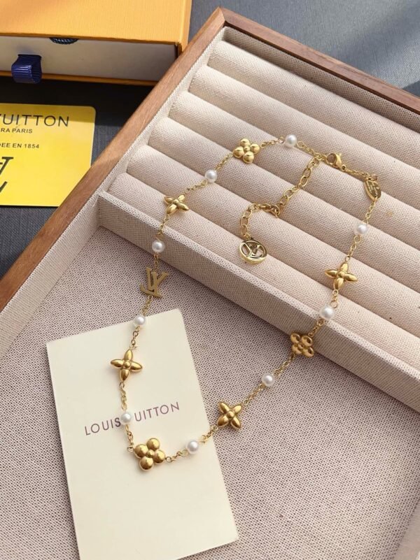 Fashion Women Gold Letter Floral Necklace - Image 3