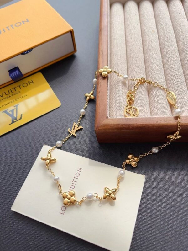 Fashion Women Gold Letter Floral Necklace