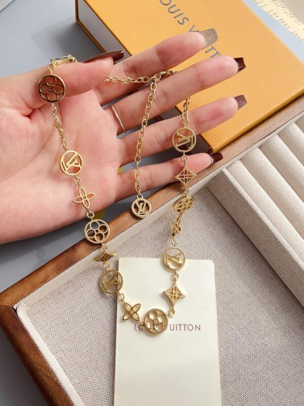 Fashion Gold Metal Pattern Lace Necklace - Image 3