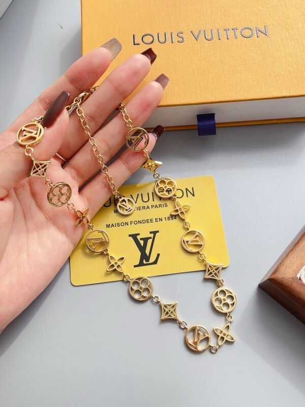 Fashion Gold Metal Pattern Lace Necklace - Image 2