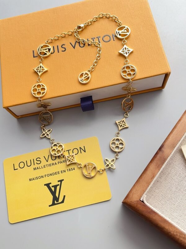 Fashion Gold Metal Pattern Lace Necklace