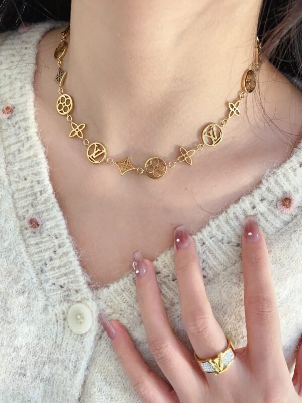 Fashion Gold Metal Pattern Lace Necklace - Image 12