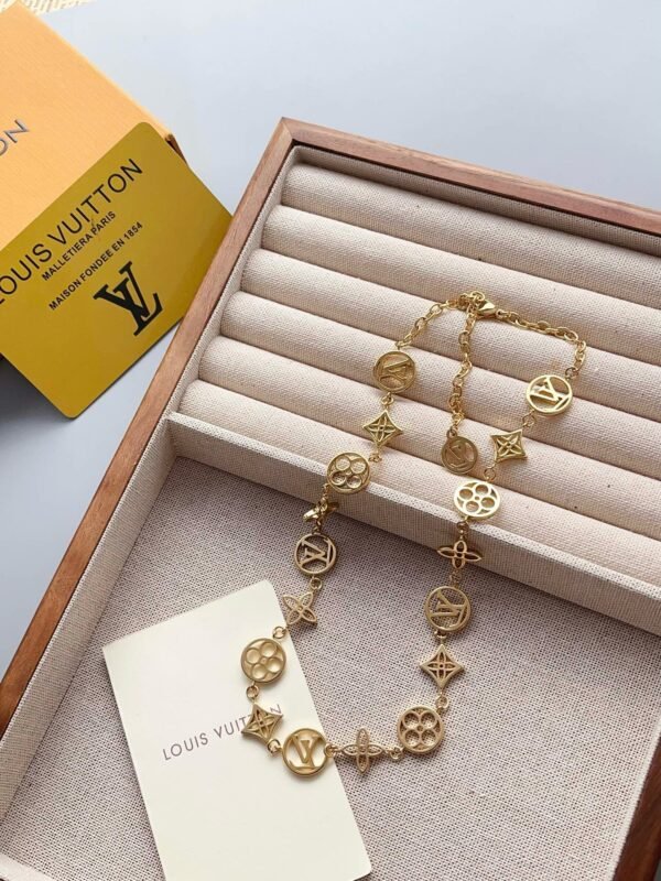 Fashion Gold Metal Pattern Lace Necklace - Image 9