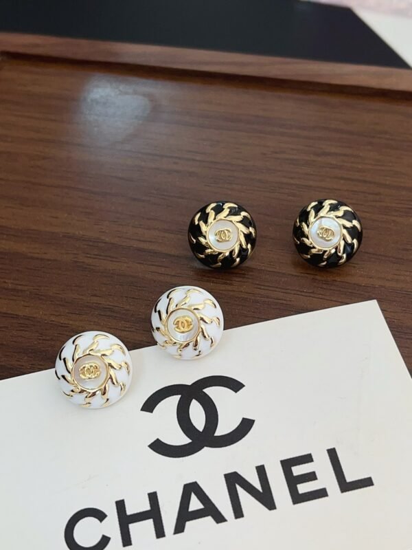 Fashion Gold Metal Black White Lacquer Earring - Image 13