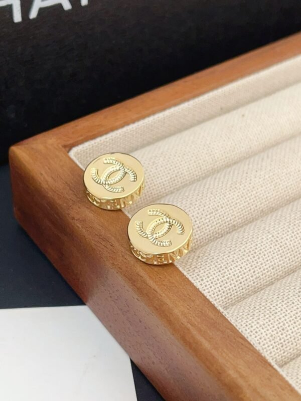 Fashion Gold Metal Letter Mark Earring - Image 2