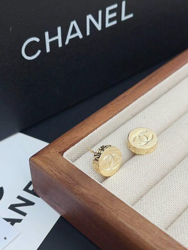 Fashion Gold Metal Letter Mark Earring - Image 4