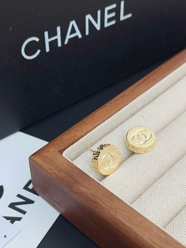 Fashion Gold Metal Letter Mark Earring - Image 5