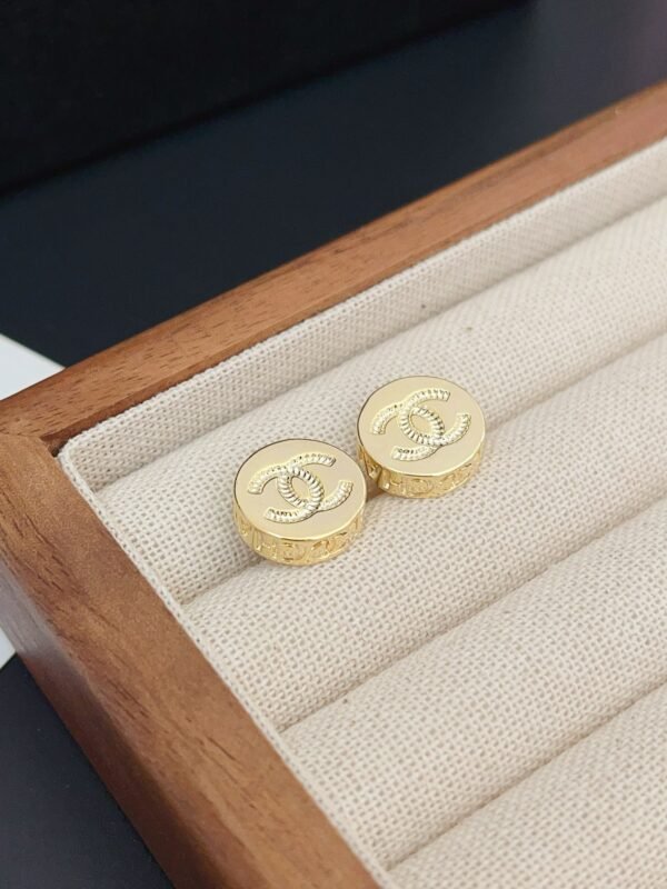 Fashion Gold Metal Letter Mark Earring - Image 6