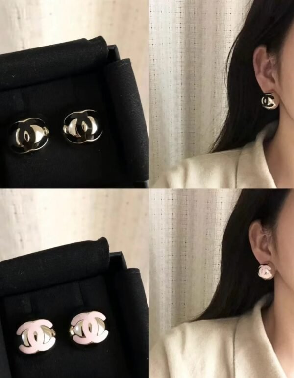 Round Cut Gold Earring - Image 12