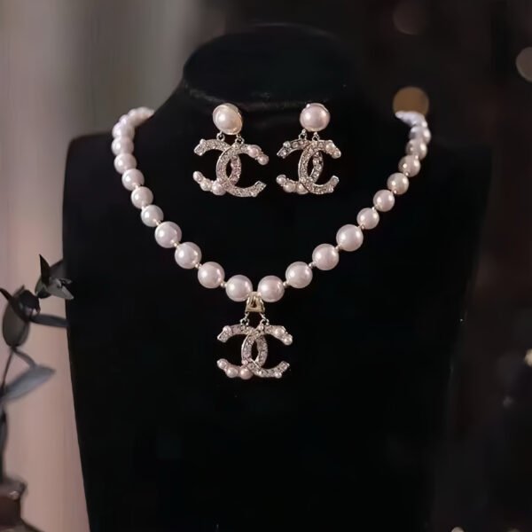 Fashion Vintage CC Pearl Rhinestones Necklace Earring - Image 2